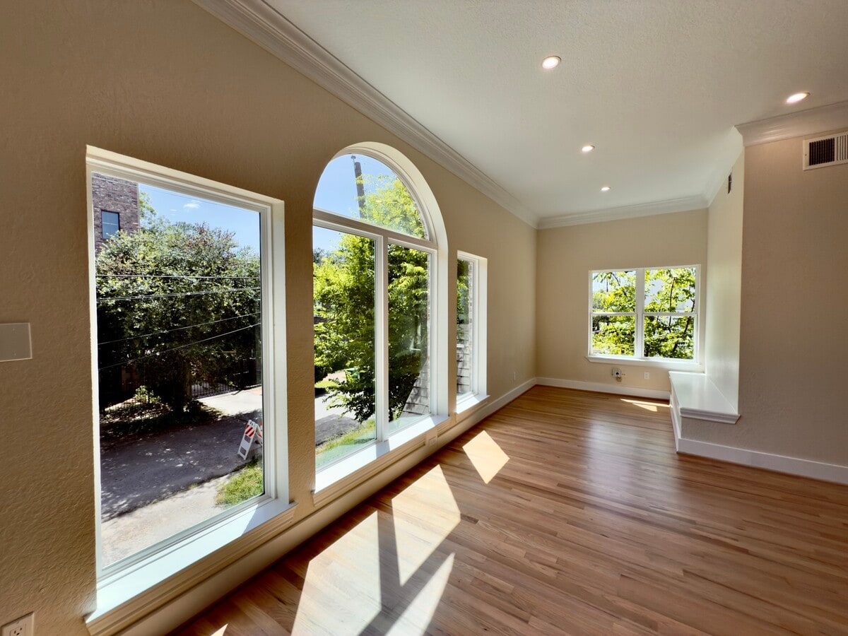 Photo - 1323 Rosewood St