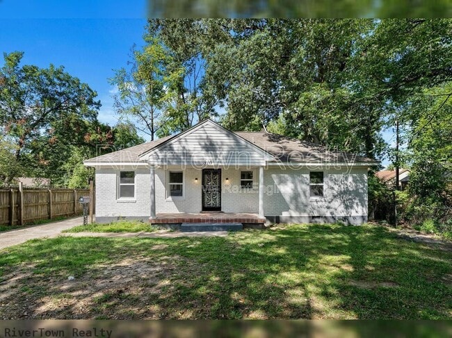 Building Photo - 810 Indian Dr