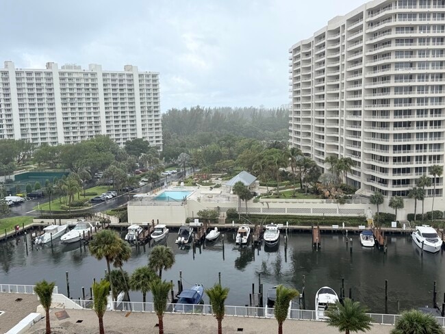 Building Photo - 4201 N Ocean Blvd