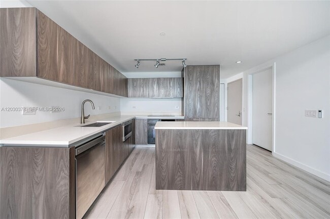 Photo - 3131 NE 7th Ave Unidad 3104