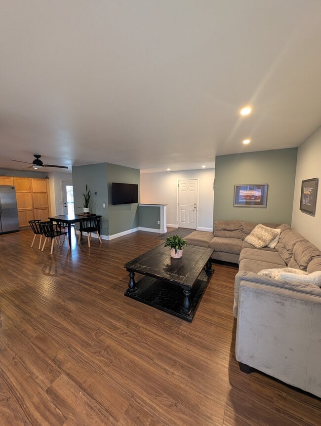 Photo - 518 Lexington Dr