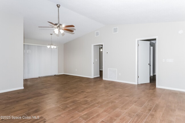 Photo - 147 Ramie Ln