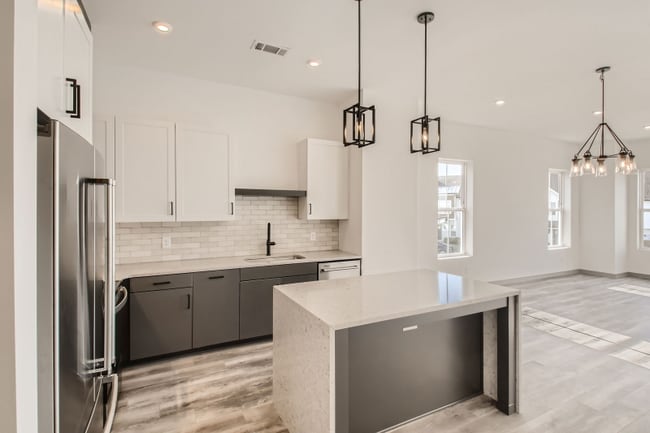 Photo - 5714 California Ave