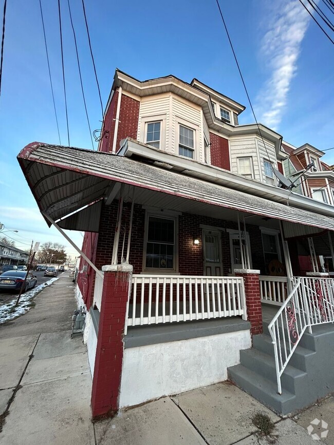 Building Photo - 64 Wayne Ave Rental