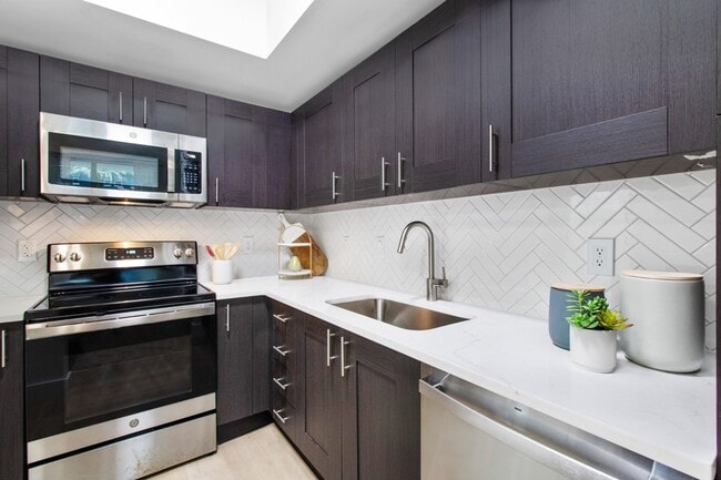 Stainless Steel Appliances at One Plantation in Plantation, FL 33324 - One Plantation