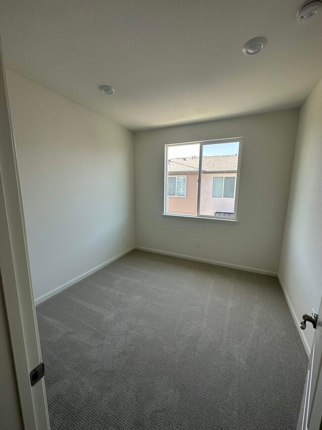 Photo - 29800 Mission Blvd
