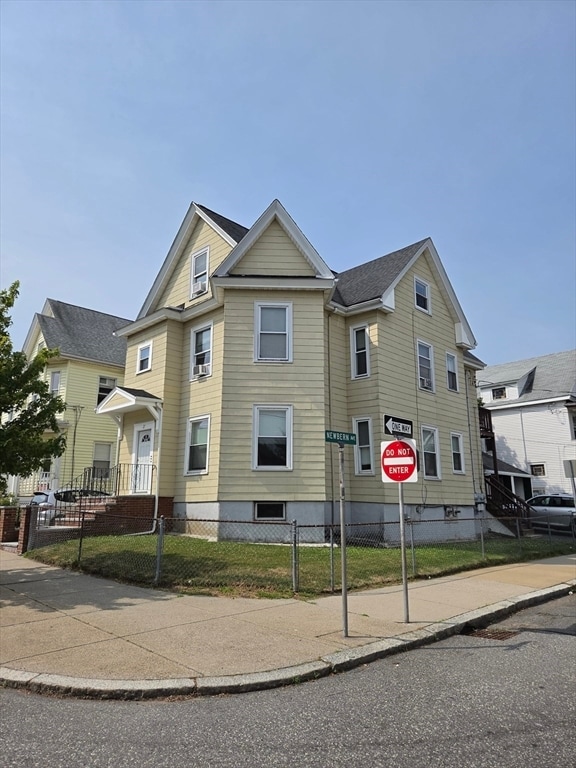 Building Photo - 27 Medford St Unit 3