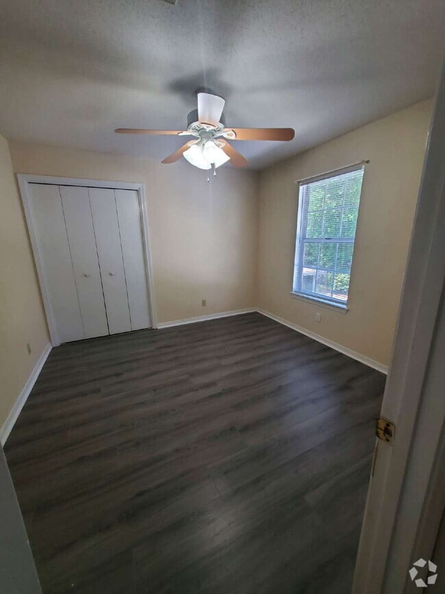 Building Photo - 71 7th St Rental