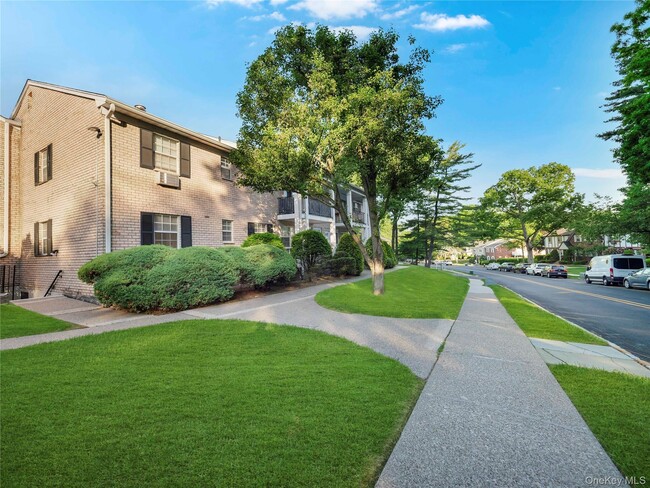 Photo - 1 Doxbury Ln
