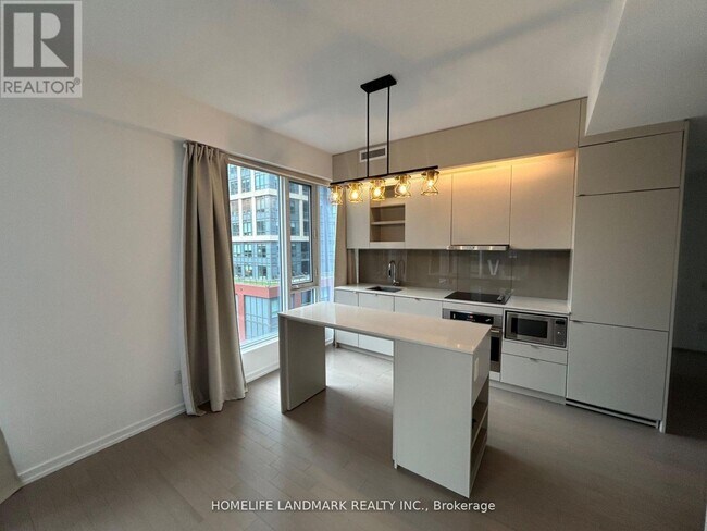 Photo - 101 Peter St Unit 812