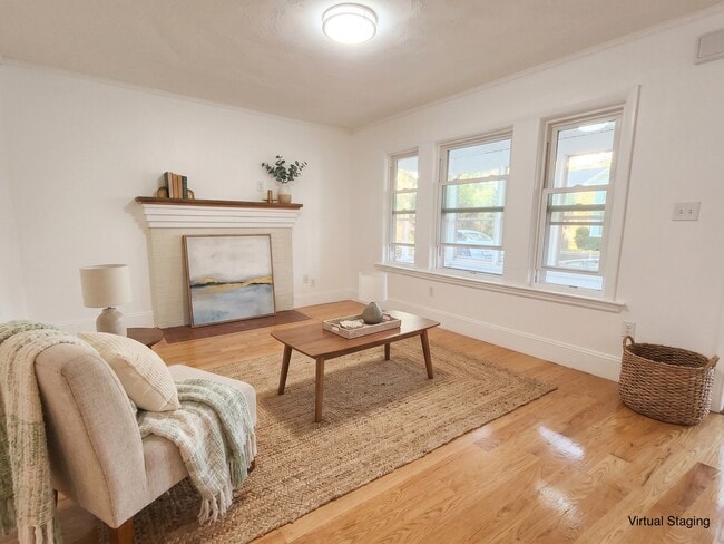 Building Photo - 135 Safford St Unit 1