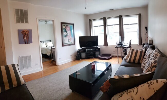 Photo - 6305 N Claremont Ave Unit 2
