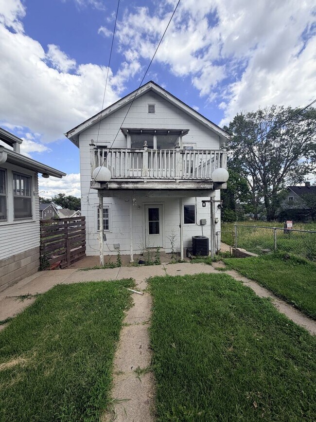 1336 S 25th Ave