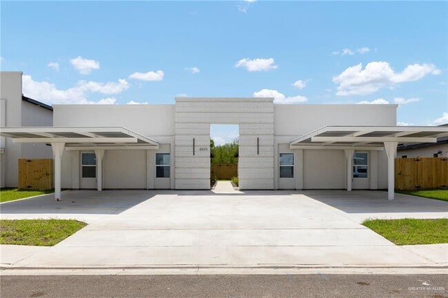 Building Photo - 16 Larkspur Ave Unit 4