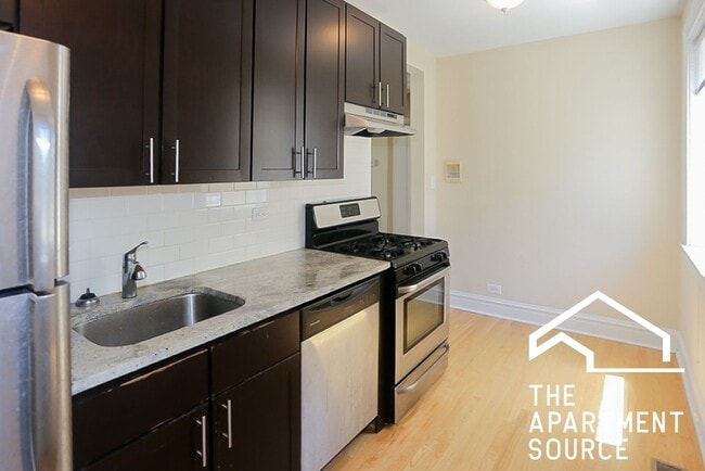 Photo - 3620 N Marshfield Ave Unit 1A