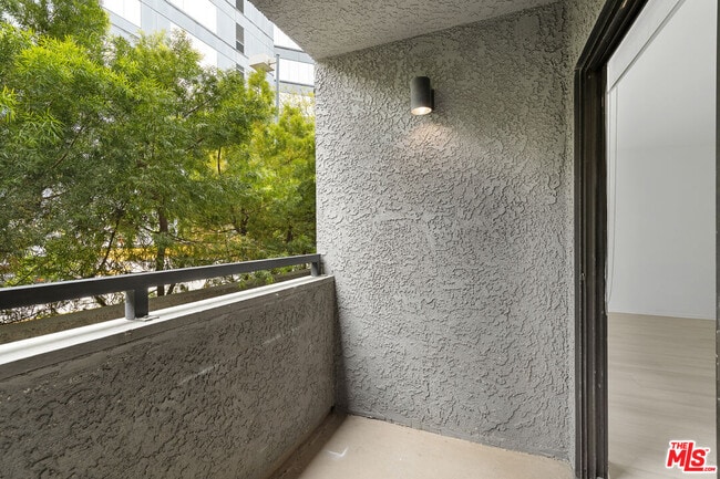 Photo - 1226 Amherst Ave Unidad 201