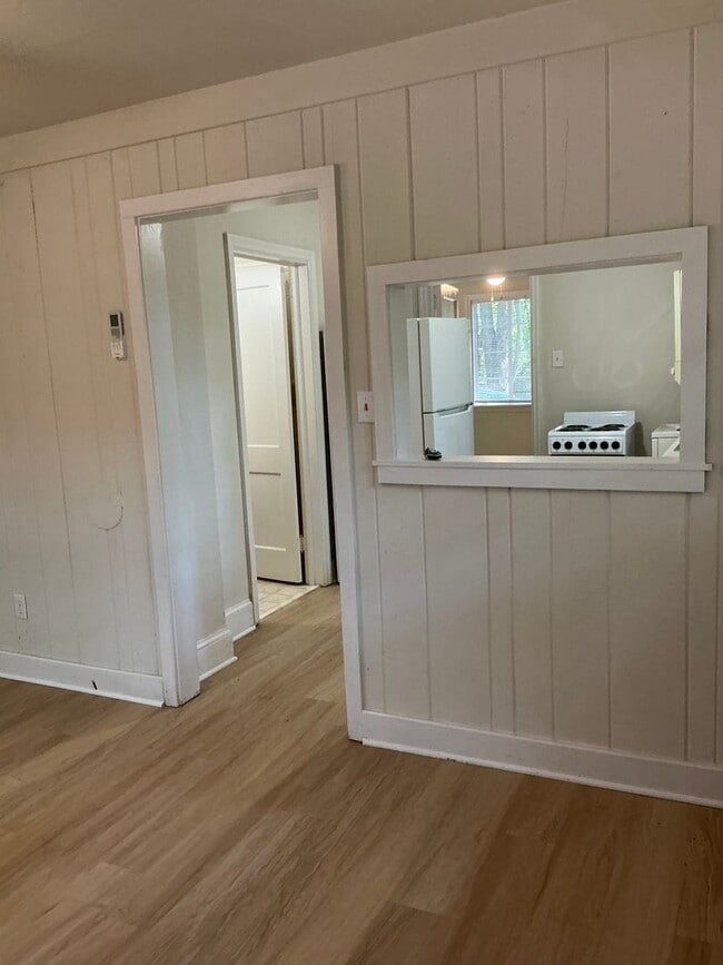 Photo - 1 Bedroom/ 1 Bath Cottage off Prince Avenue! Available soon!