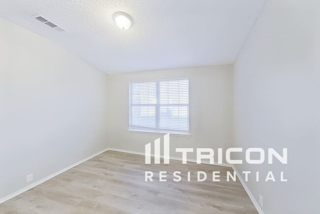 Photo - 232 Tulane Dr