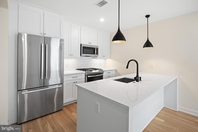 Building Photo - 302-806-U302 N 2nd St Rental