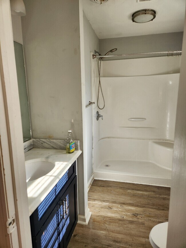 Photo - 4906 Lord Byron Rd