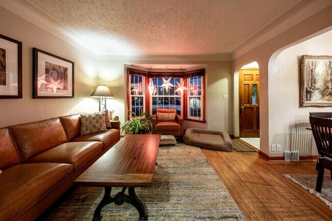 Photo - Charming 3brm/2ba house near Como Park!