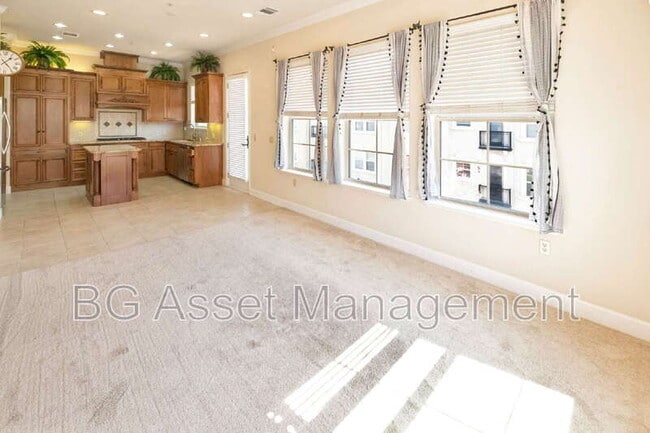 Building Photo - 1240 Sonata Dr