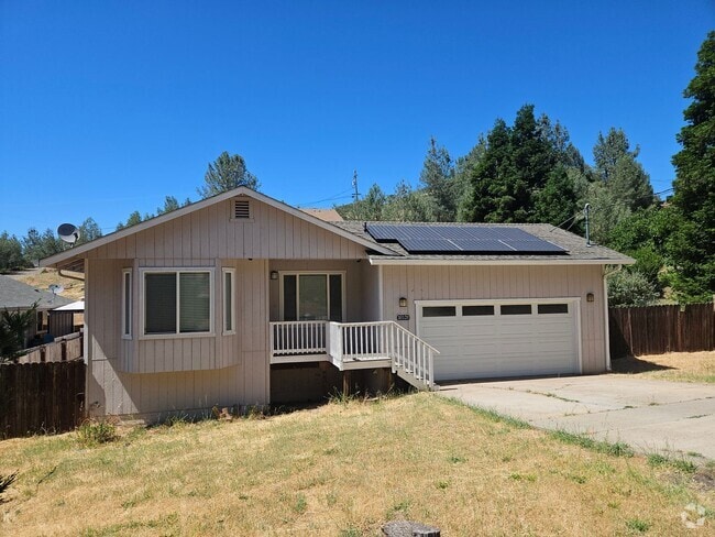 Building Photo - Available Now in Kelseyville Riviera Rental