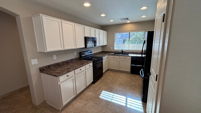 Photo - 21047 N Alma Dr