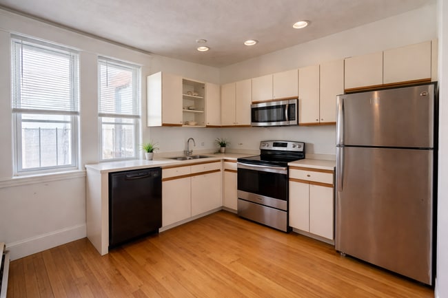 Building Photo - 210 Chestnut Hill Ave Unit 6