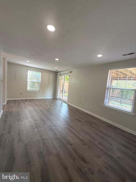 Photo - 110 Lakeview Ct