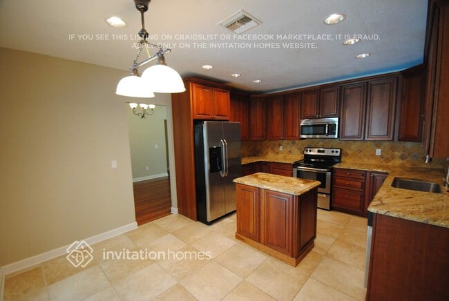 Photo - 118 W Greentree Ln