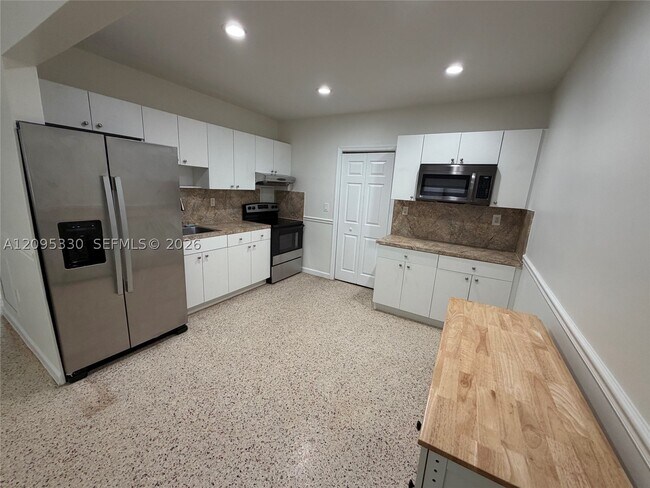 1047 SW 76th Ave Unit 1045