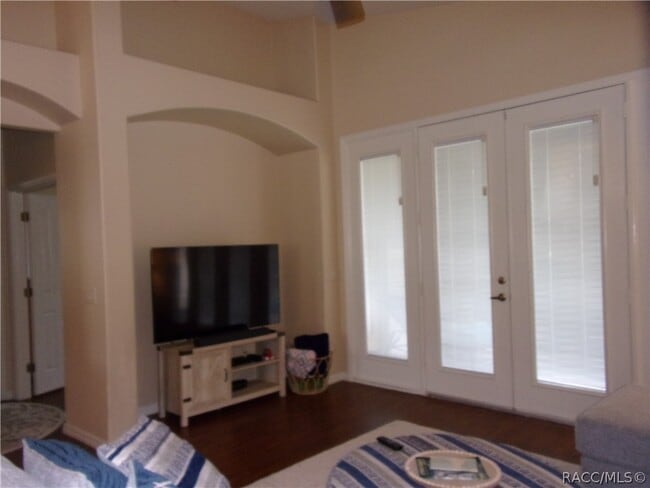 Photo - 877 W Silver Meadow Loop