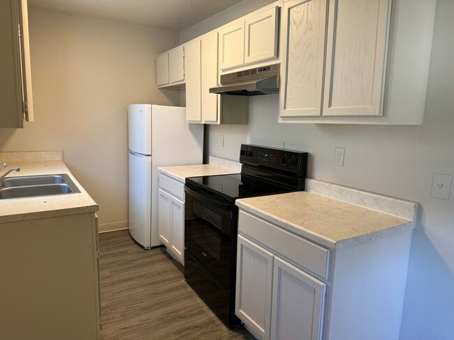 Photo - ***102-D NW K Street***