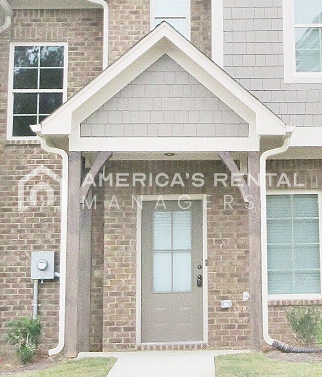 Photo - Town Home for Rent in Chelsea... Available...