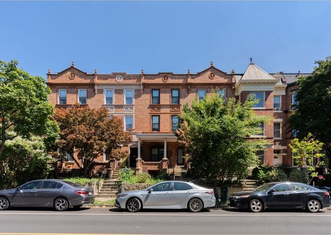 Building Photo - Experience stunning design and modern finishes in Columbia Heights!