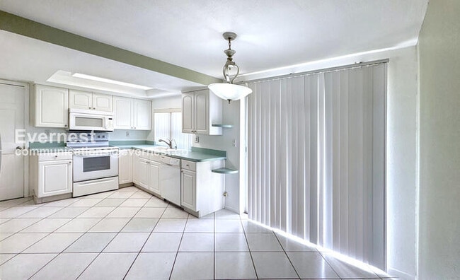 Photo - 3509 Kingsbury Dr