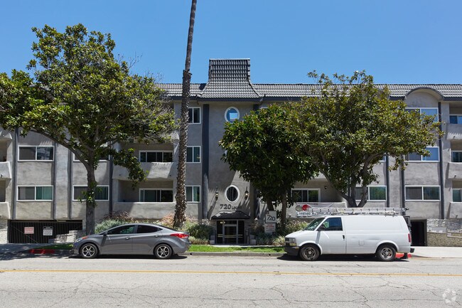 720 Louise Apartments