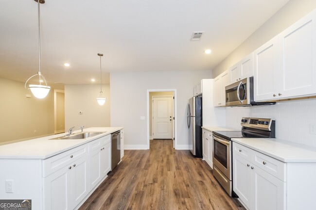 Photo - 1053 Wood Crest Cir