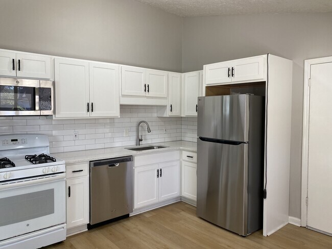 Photo - 136 Quail Hollow Dr