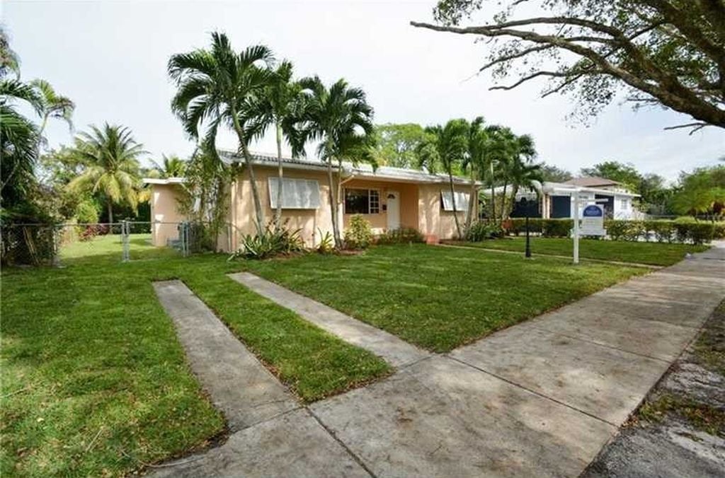 Beautiful 3 Br / 2 Bath in Miami - 6515 SW 48th St (Miami, FL)