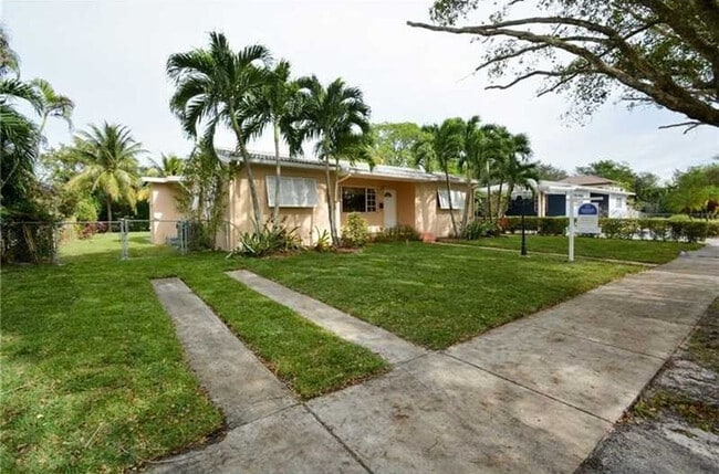 Beautiful 3 Br / 2 Bath in Miami - 6515 SW 48th St House
