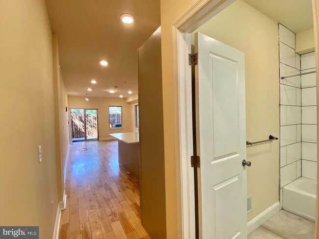 Photo - 1950 N Gratz St