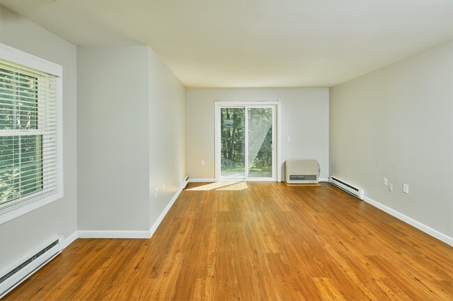 Yarmouth Landing Apartment Homes