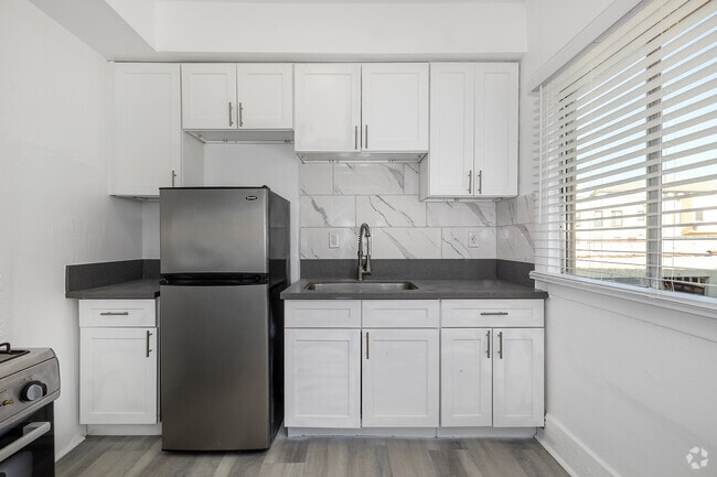 Studio - 330SF - Kitchen