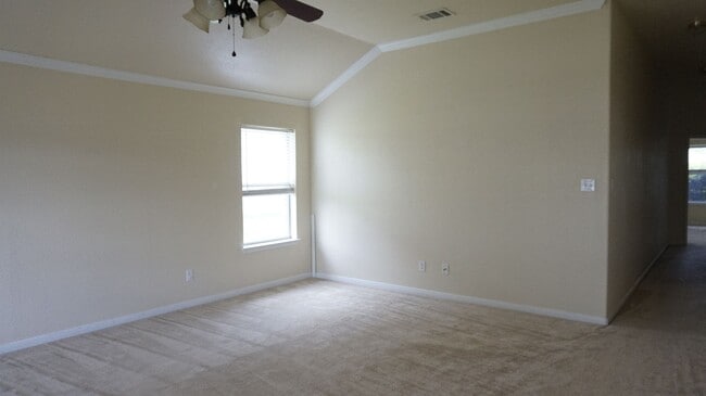 Photo - 4-Bedroom House for Rent in Killeen