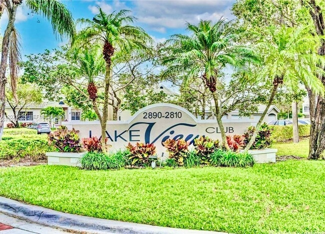 Building Photo - 2880 N Oakland Forest Dr Unit 103