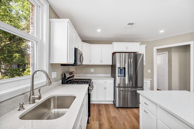 Photo - 81 N Euclid Ave Unidad #2