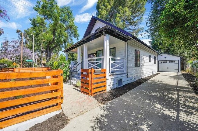 Photo - 297 Del Monte St