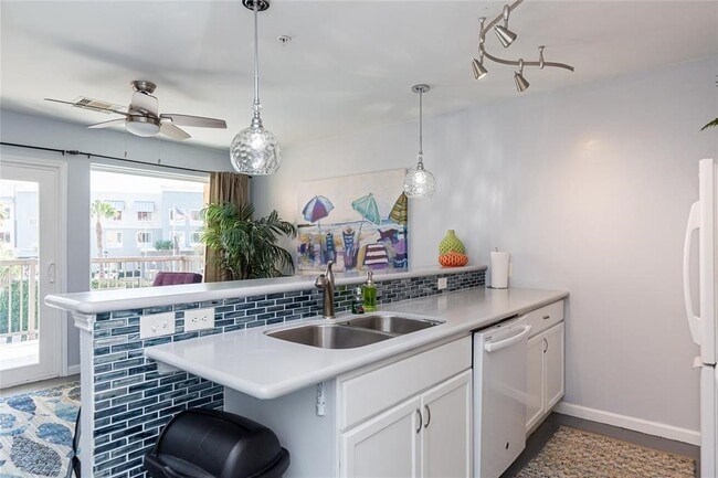 Photo - 9520 Seawall Blvd Unidad 235
